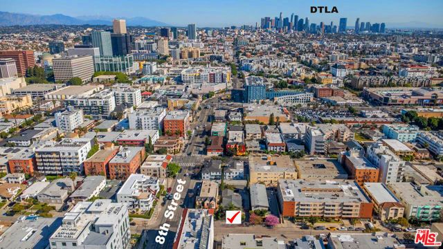 810 Gramercy Drive, Los Angeles, CA 90005