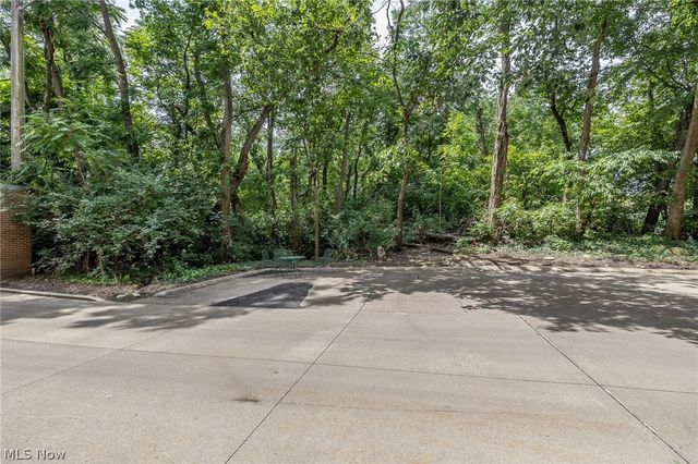 50 S Rocky River 506, Berea, OH 44017
