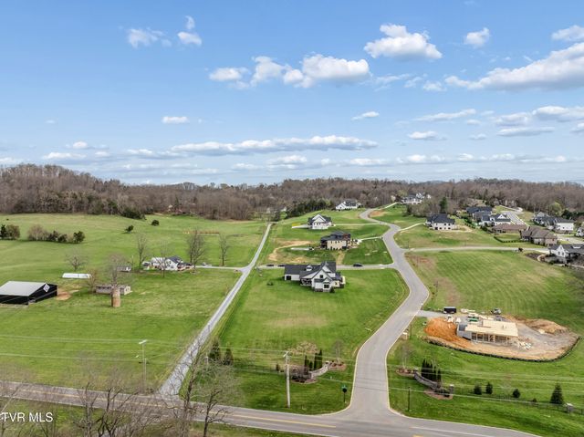 133 Wake Robin Lane, Johnson City, TN 37601