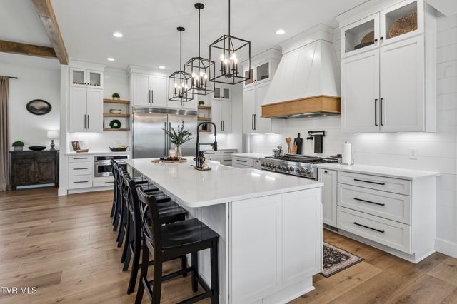 133 Wake Robin Lane, Johnson City, TN 37601