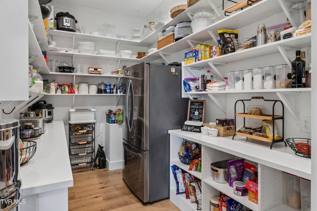 133 Wake Robin Lane, Johnson City, TN 37601