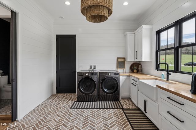 133 Wake Robin Lane, Johnson City, TN 37601