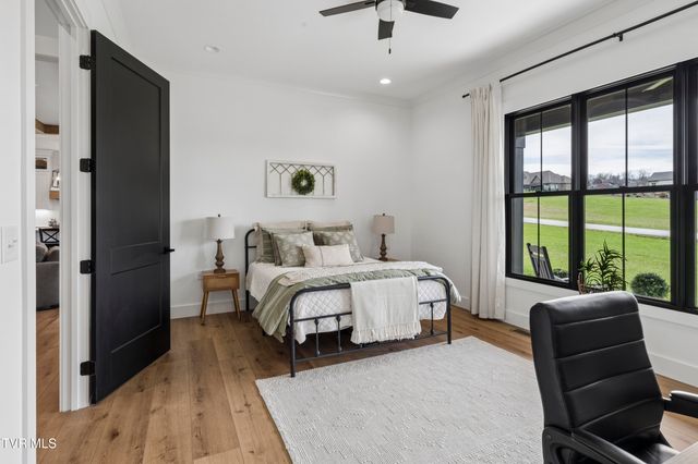 133 Wake Robin Lane, Johnson City, TN 37601