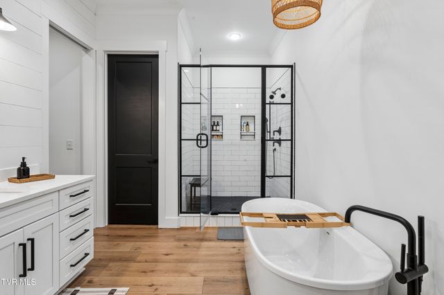 133 Wake Robin Lane, Johnson City, TN 37601