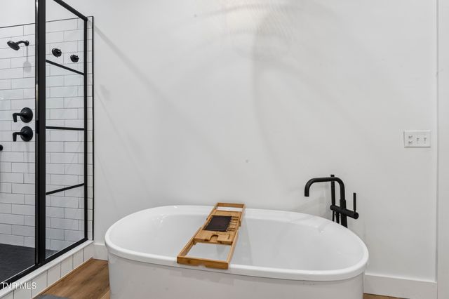 133 Wake Robin Lane, Johnson City, TN 37601