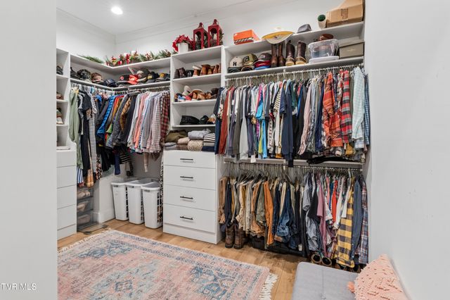 133 Wake Robin Lane, Johnson City, TN 37601