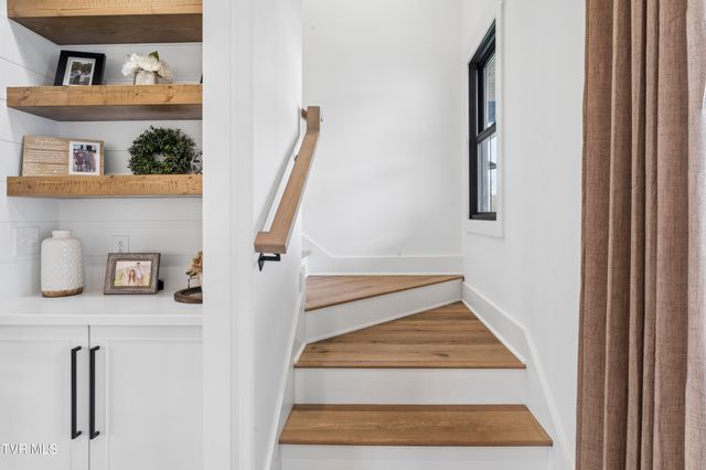 133 Wake Robin Lane, Johnson City, TN 37601