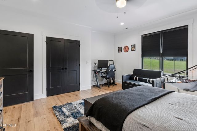 133 Wake Robin Lane, Johnson City, TN 37601