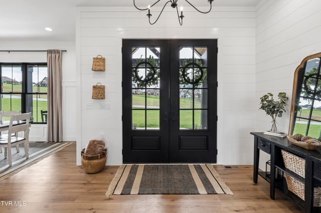 133 Wake Robin Lane, Johnson City, TN 37601