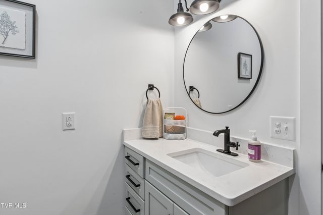 133 Wake Robin Lane, Johnson City, TN 37601