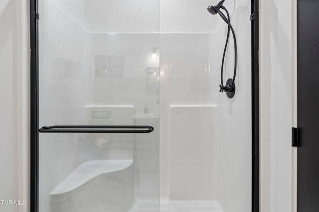 133 Wake Robin Lane, Johnson City, TN 37601