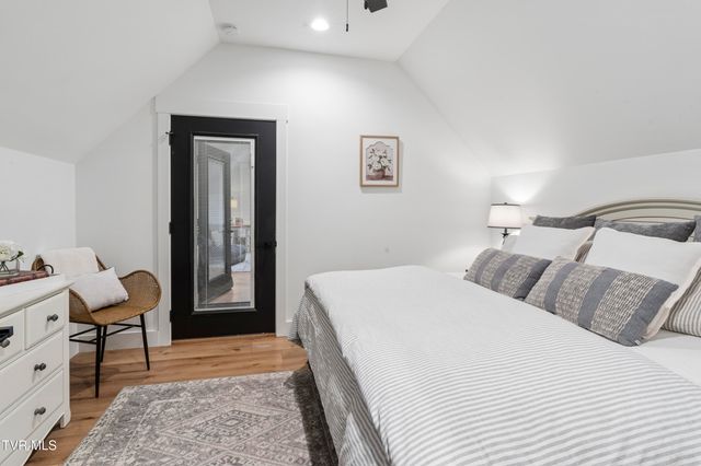 133 Wake Robin Lane, Johnson City, TN 37601