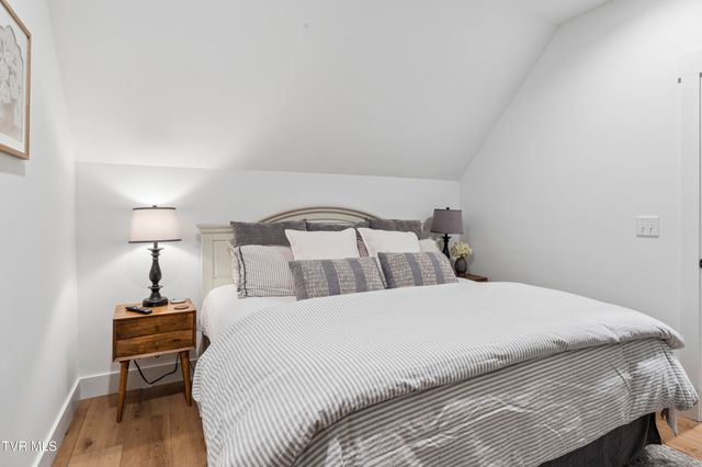 133 Wake Robin Lane, Johnson City, TN 37601