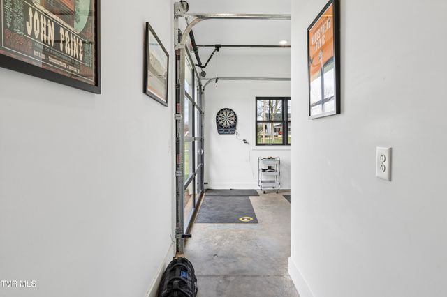 133 Wake Robin Lane, Johnson City, TN 37601