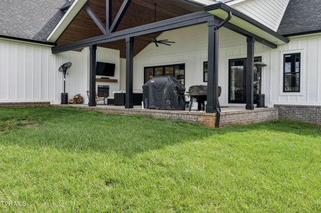 133 Wake Robin Lane, Johnson City, TN 37601