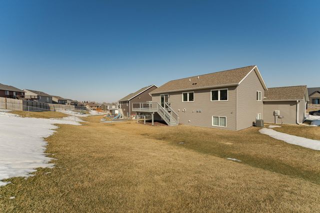 762 Towne Drive NE, Byron, MN 55920