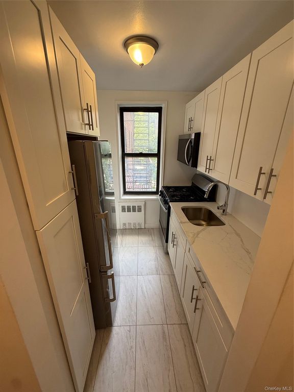 63-09 108th Street 3A, Forest Hills, NY 11375 — photo 2
