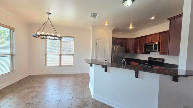 10028 Savannah Jane Ln, Baton Rouge, LA 70817