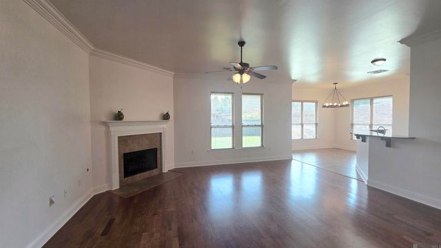 10028 Savannah Jane Ln, Baton Rouge, LA 70817