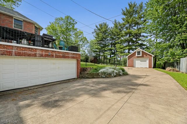 705 Overlook Drive, Alliance, OH 44601