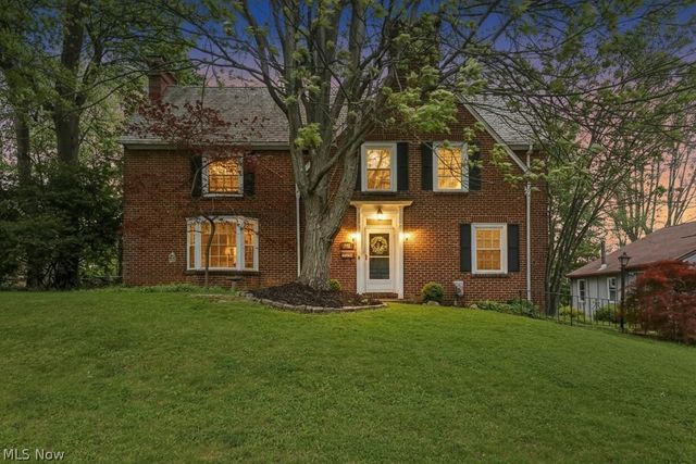 705 Overlook Drive, Alliance, OH 44601