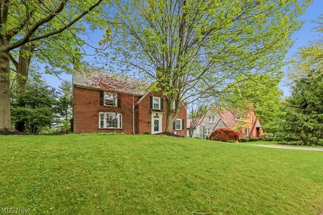 705 Overlook Drive, Alliance, OH 44601