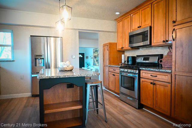 433 Dutch Mill Drive, Flushing, MI 48433