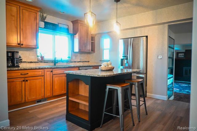 433 Dutch Mill Drive, Flushing, MI 48433