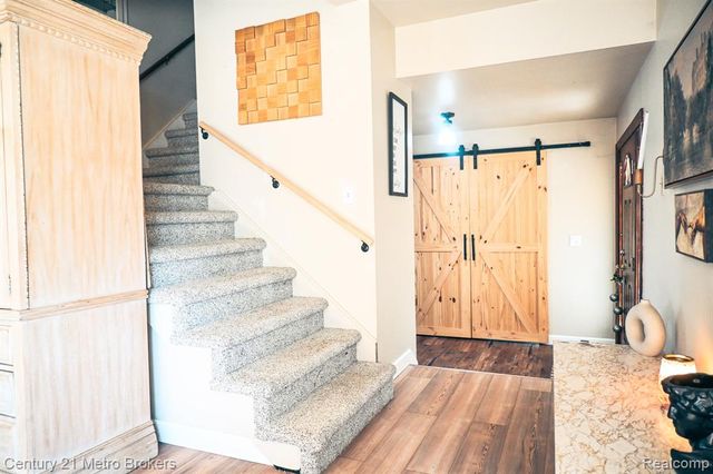 433 Dutch Mill Drive, Flushing, MI 48433