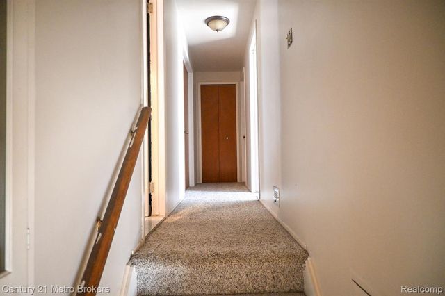 433 Dutch Mill Drive, Flushing, MI 48433