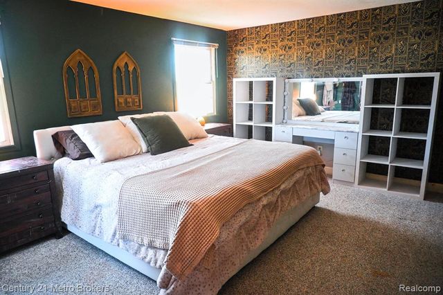 433 Dutch Mill Drive, Flushing, MI 48433