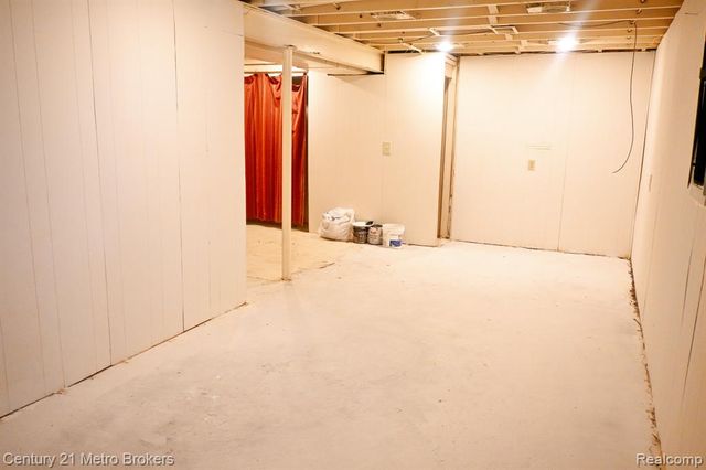 433 Dutch Mill Drive, Flushing, MI 48433