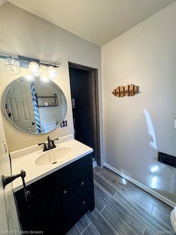 433 Dutch Mill Drive, Flushing, MI 48433