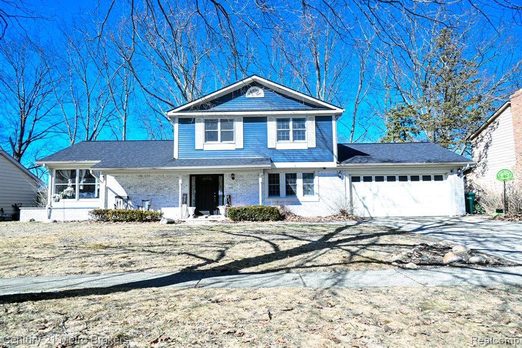 433 Dutch Mill Drive, Flushing, MI 48433