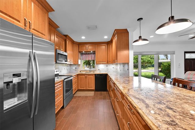 4401 NE 18th Avenue, Oakland Park, FL 33334