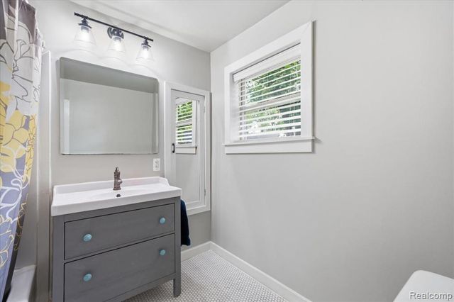 154 East Street, Oxford, MI 48371