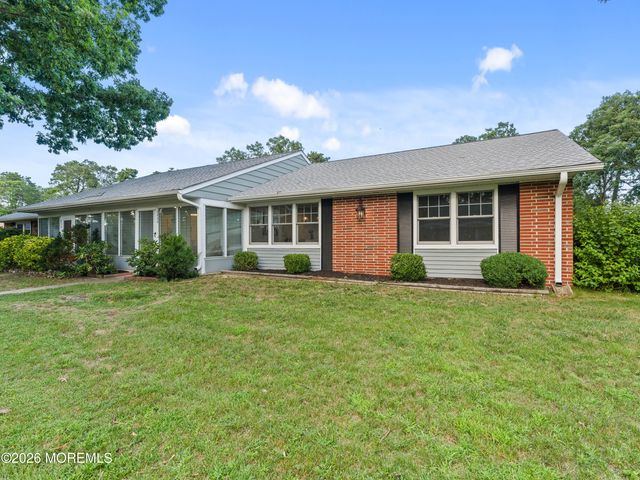 681 New Castle Court B, Lakewood, NJ 08701