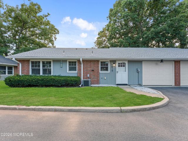 681 New Castle Court B, Lakewood, NJ 08701