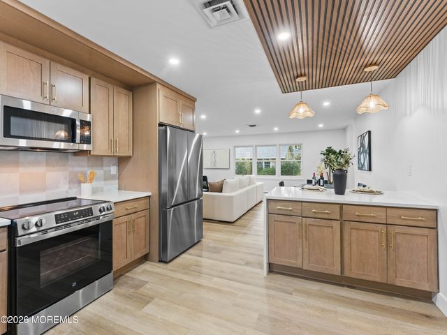 681 New Castle Court B, Lakewood, NJ 08701