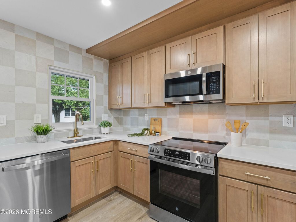 681 New Castle Court B, Lakewood, NJ 08701