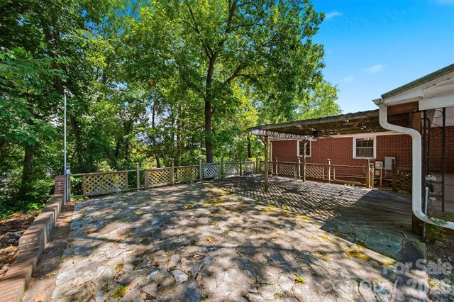 466 Shiloh Church Road, Hickory, NC 28601
