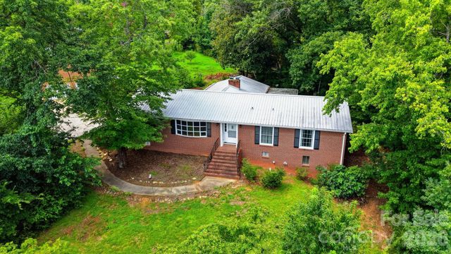 466 Shiloh Church Road, Hickory, NC 28601