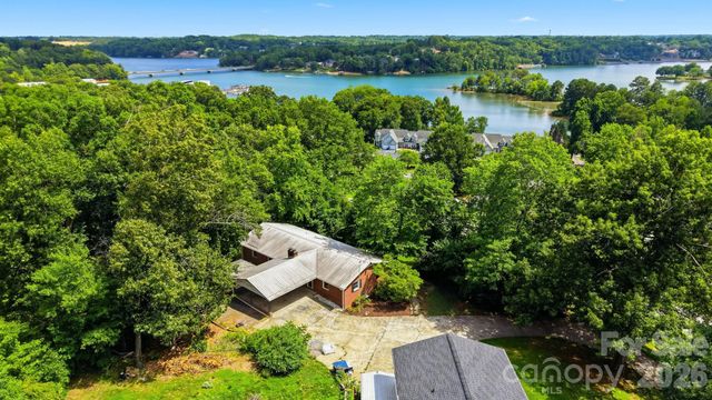 466 Shiloh Church Road, Hickory, NC 28601