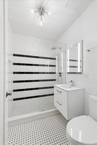 421 W MELROSE Street 6C, Chicago, IL 60657