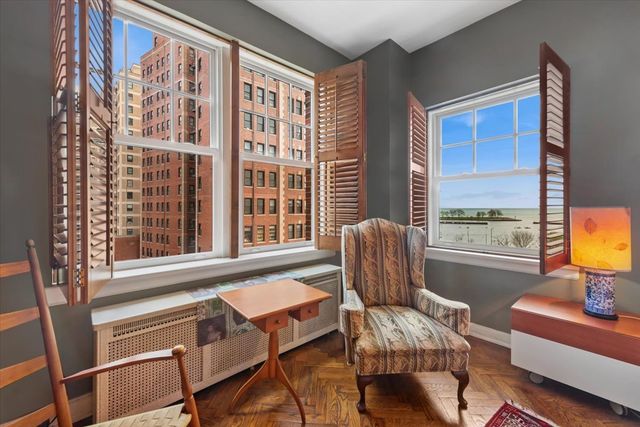 421 W MELROSE Street 6C, Chicago, IL 60657