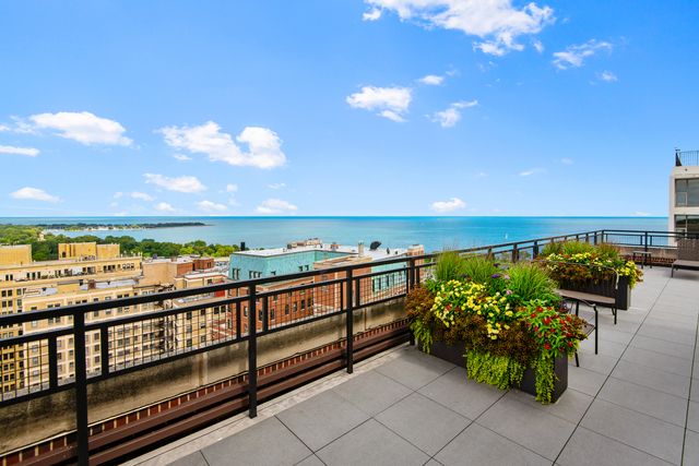 421 W MELROSE Street 6C, Chicago, IL 60657