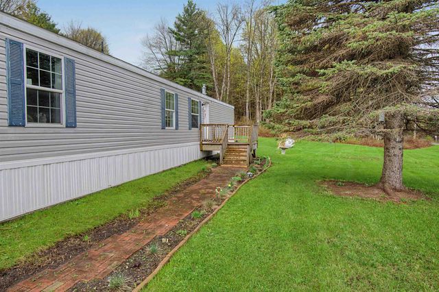 690 VT Route 105, Sheldon, VT 05483