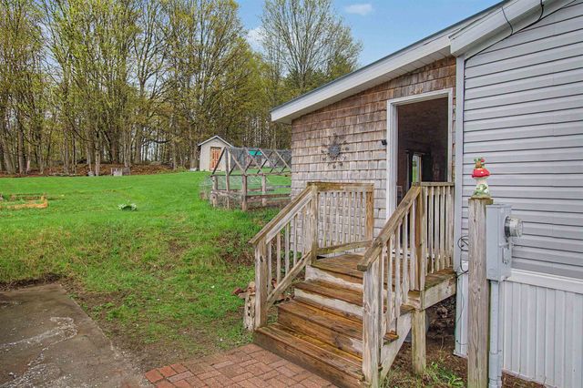 690 VT Route 105, Sheldon, VT 05483
