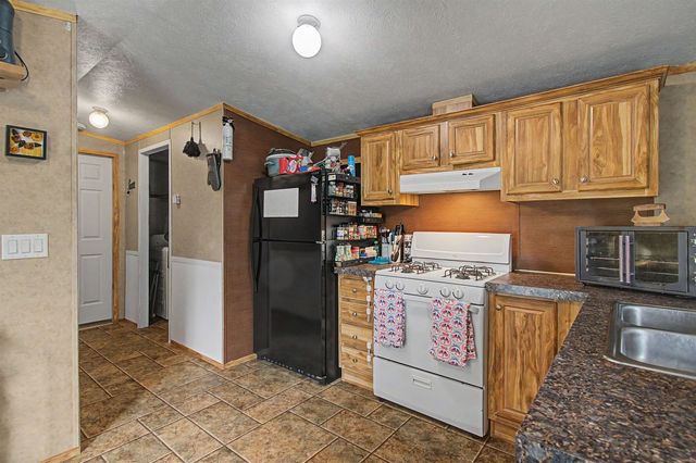 690 VT Route 105, Sheldon, VT 05483