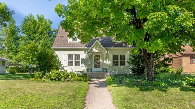 1325 10th Avenue N, Saint Cloud, MN 56303